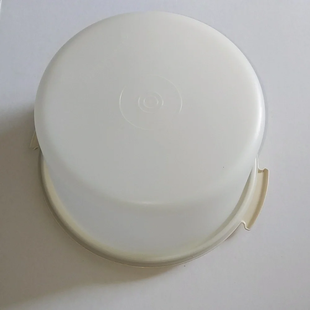 Vintage tupperware Cake taker